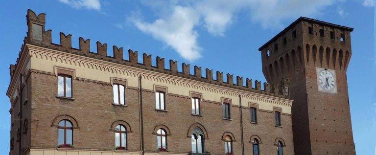 Castelnuovo, Centro Sinistra “Bene i buoni acquisto per i giovani”